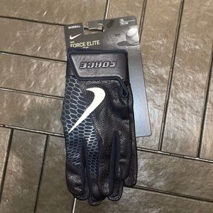 Nike force elite baseball batting glove